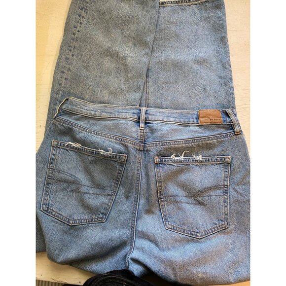 American Eagle 90s Bootcut Jeans Light Wash Distressed Knees Womens Size 10 - Picture 14 of 16
